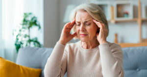 Dor de cabeça intensa: causas, como aliviar e quando se preocupar